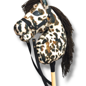 hobby horse a4 tarantowaty z brązową grzywą z włóczki